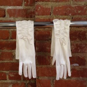 White satin ruched gloves